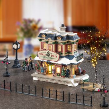 Lemax holly jolly junction set Caddington Village 2025